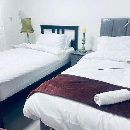 1 Bed Apartment With 2 Beds 1 Double Plus 1 Single Μπέρμιγχαμ Εξωτερικό φωτογραφία