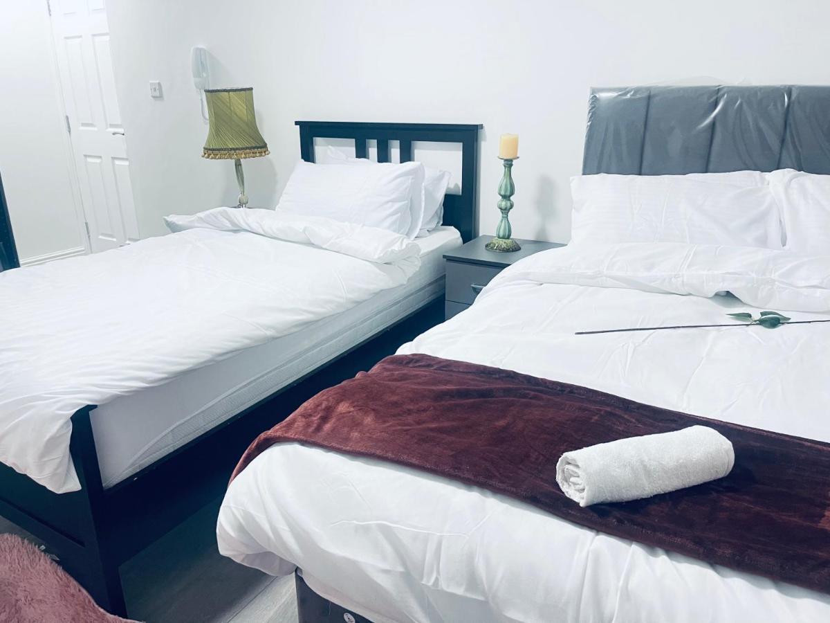 1 Bed Apartment With 2 Beds 1 Double Plus 1 Single Μπέρμιγχαμ Εξωτερικό φωτογραφία
