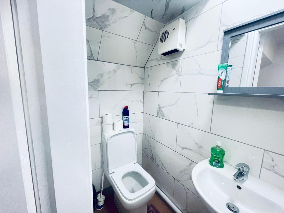 1 Bed Apartment With 2 Beds 1 Double Plus 1 Single Μπέρμιγχαμ Εξωτερικό φωτογραφία