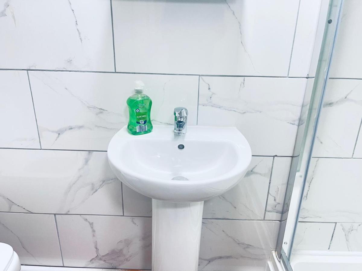1 Bed Apartment With 2 Beds 1 Double Plus 1 Single Μπέρμιγχαμ Εξωτερικό φωτογραφία