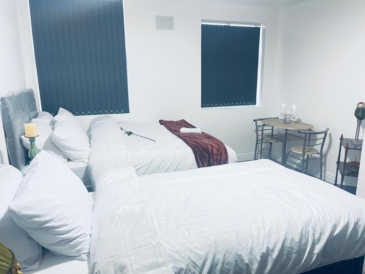 1 Bed Apartment With 2 Beds 1 Double Plus 1 Single Μπέρμιγχαμ Εξωτερικό φωτογραφία