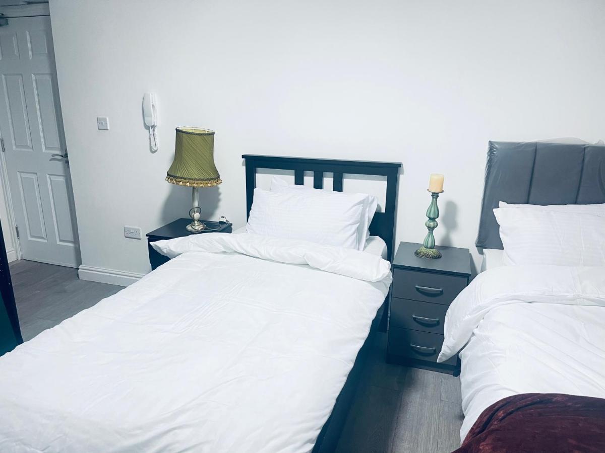 1 Bed Apartment With 2 Beds 1 Double Plus 1 Single Μπέρμιγχαμ Εξωτερικό φωτογραφία